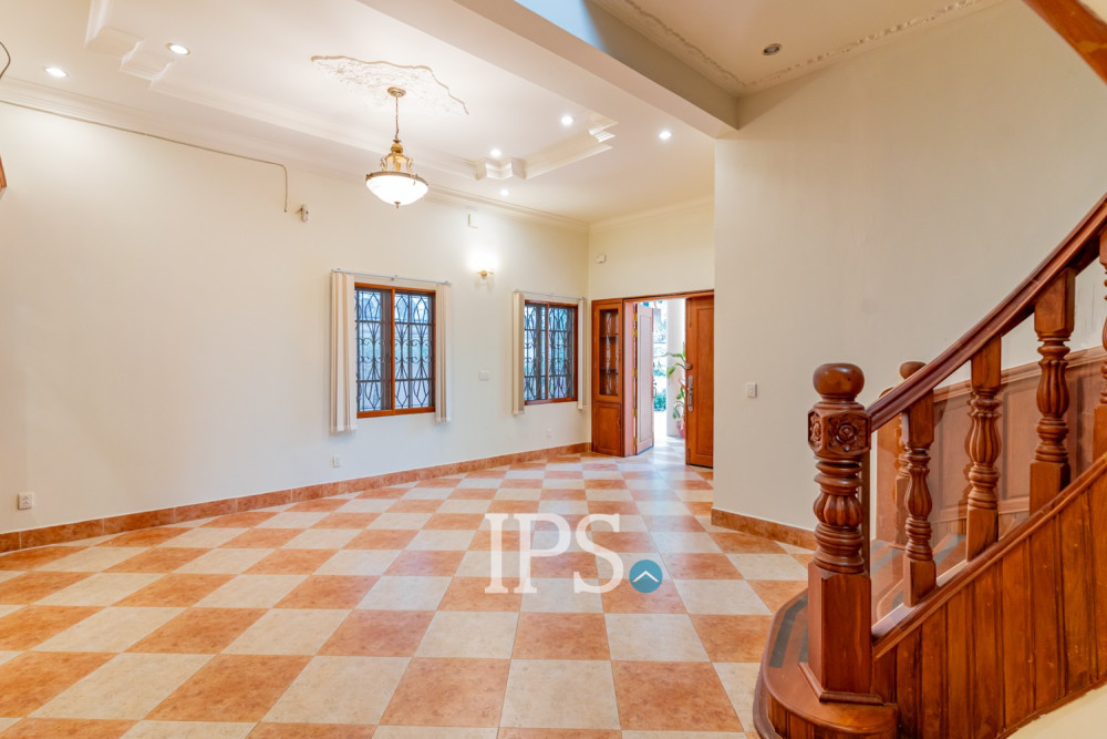 5 Bedroom Villa For Rent - BKK1, Phnom Penh - Image 9