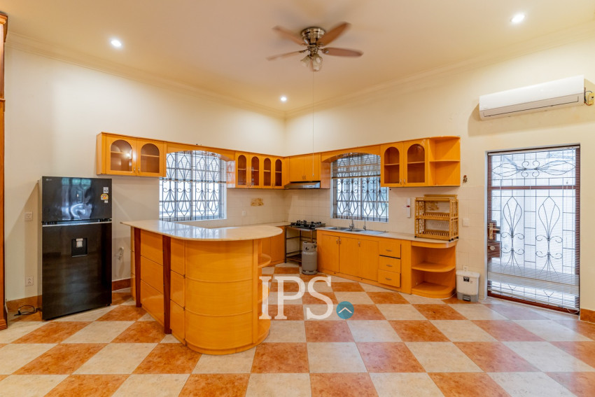 5 Bedroom Villa For Rent - BKK1, Phnom Penh