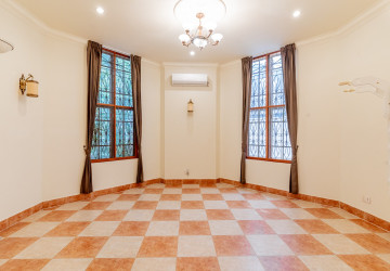 5 Bedroom Villa For Rent - BKK1, Phnom Penh thumbnail