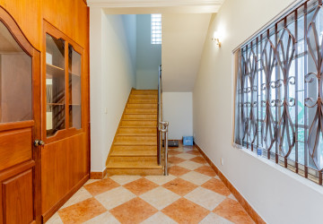 5 Bedroom Villa For Rent - BKK1, Phnom Penh thumbnail