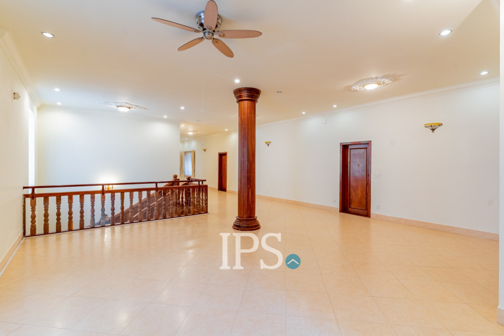 5 Bedroom Villa For Rent - BKK1, Phnom Penh - Image 20