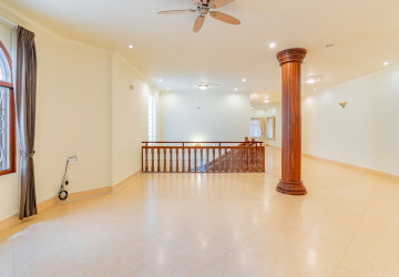 5 Bedroom Villa For Rent - BKK1, Phnom Penh thumbnail