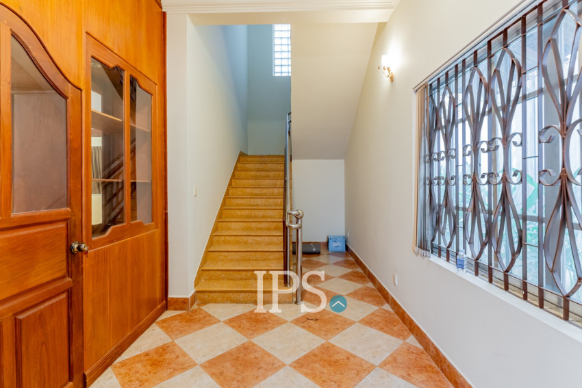 5 Bedroom Villa For Rent - BKK1, Phnom Penh