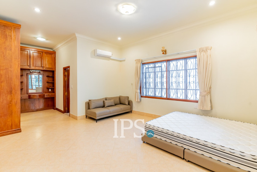 5 Bedroom Villa For Rent - BKK1, Phnom Penh