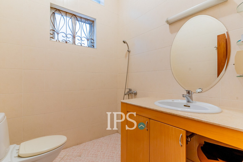 5 Bedroom Villa For Rent - BKK1, Phnom Penh