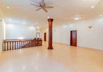 5 Bedroom Villa For Rent - BKK1, Phnom Penh thumbnail