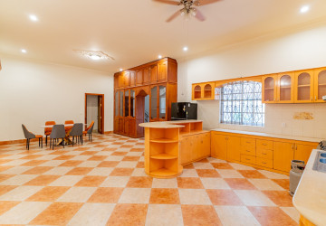 5 Bedroom Villa For Rent - BKK1, Phnom Penh thumbnail