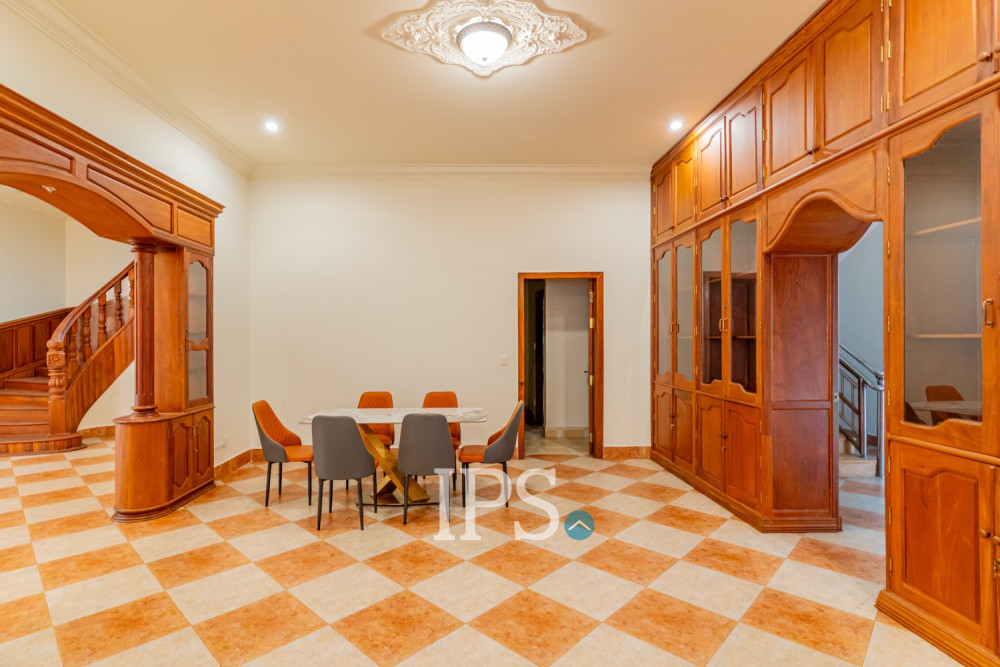 5 Bedroom Villa For Rent - BKK1, Phnom Penh - Image 16