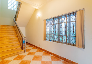 5 Bedroom Villa For Rent - BKK1, Phnom Penh thumbnail