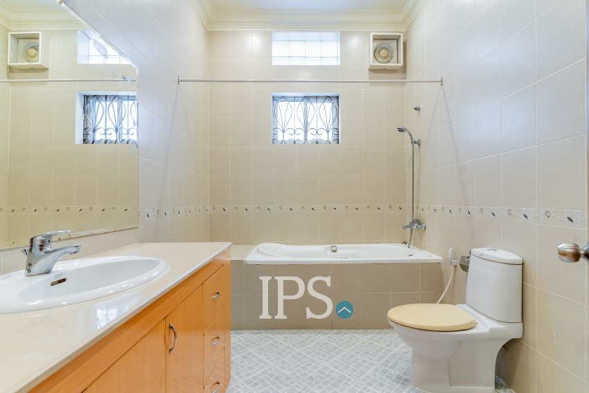 5 Bedroom Villa For Rent - BKK1, Phnom Penh