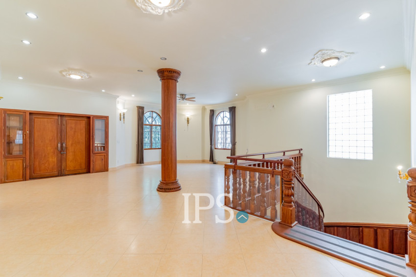 5 Bedroom Villa For Rent - BKK1, Phnom Penh