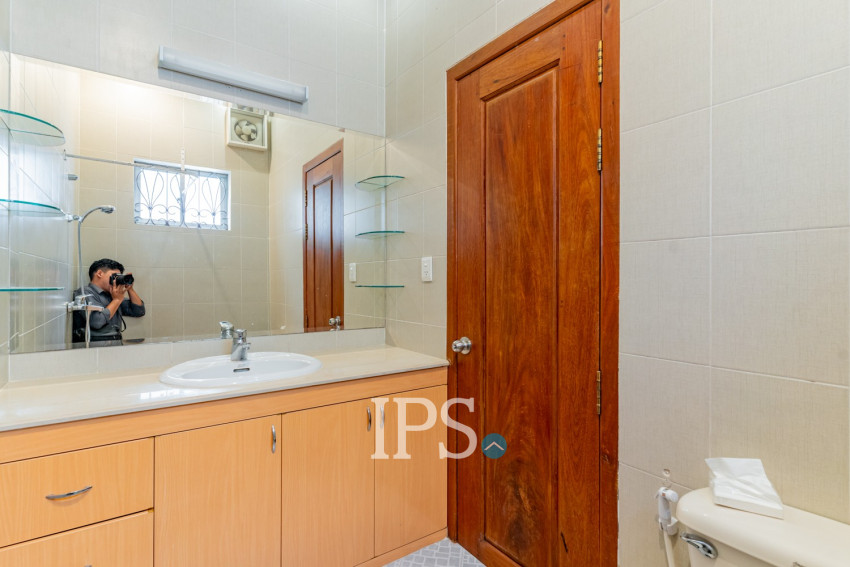 5 Bedroom Villa For Rent - BKK1, Phnom Penh