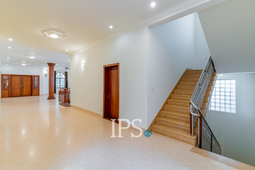 5 Bedroom Villa For Rent - BKK1, Phnom Penh
