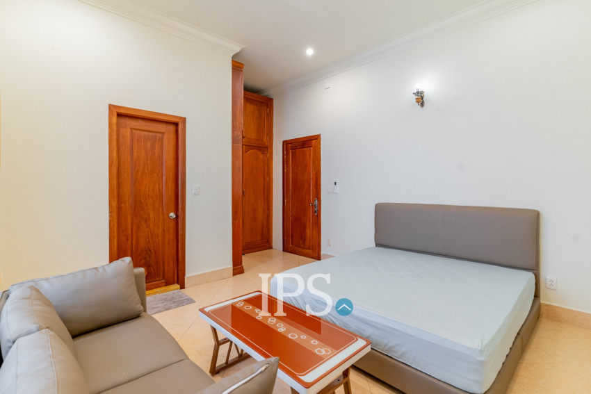 5 Bedroom Villa For Rent - BKK1, Phnom Penh