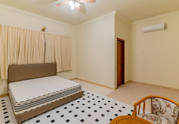 5 Bedroom Villa For Rent - BKK1, Phnom Penh thumbnail