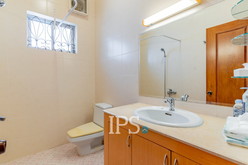 5 Bedroom Villa For Rent - BKK1, Phnom Penh