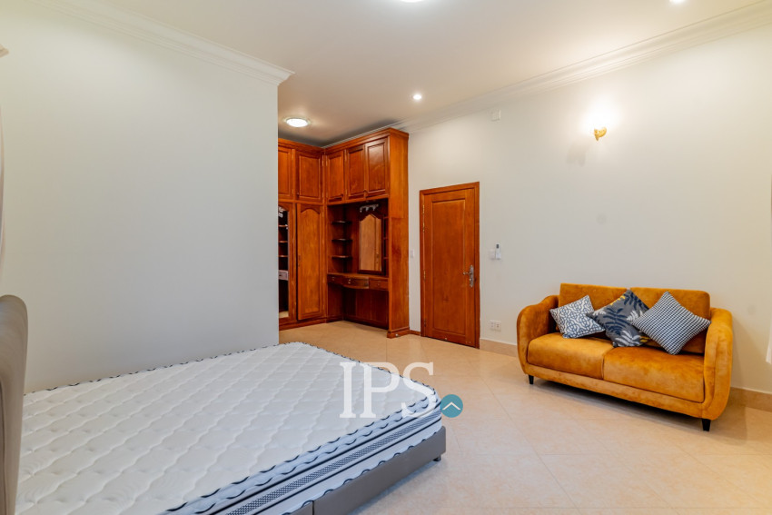 5 Bedroom Villa For Rent - BKK1, Phnom Penh