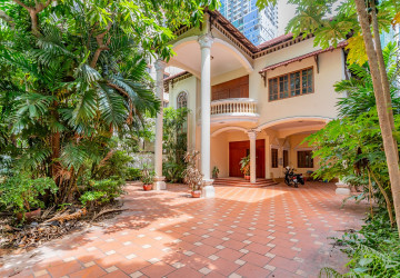 5 Bedroom Villa For Rent - BKK1, Phnom Penh thumbnail