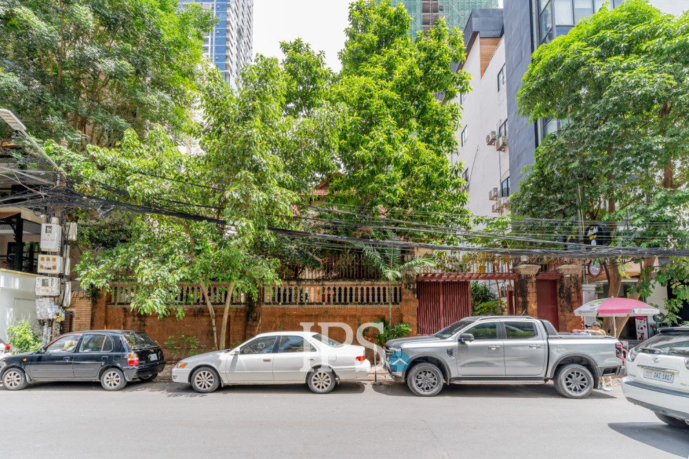5 Bedroom Villa For Rent - BKK1, Phnom Penh - Image 2