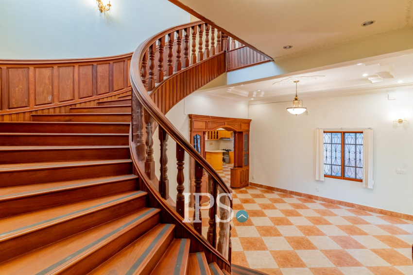 5 Bedroom Villa For Rent - BKK1, Phnom Penh