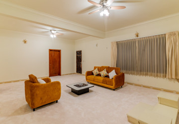 5 Bedroom Villa For Rent - BKK1, Phnom Penh thumbnail