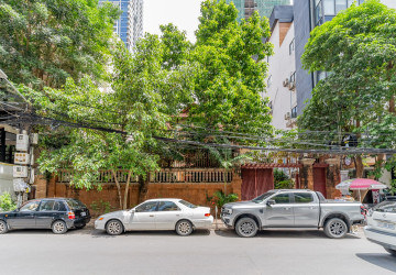 5 Bedroom Villa For Rent - BKK1, Phnom Penh thumbnail