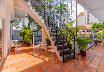Hotel And Restaurant Business For Sale - Daun Penh, Phnom Penh thumbnail