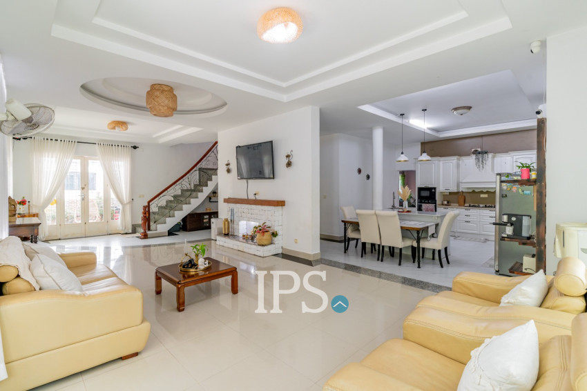 4 Bedroom Villa For Rent - Chroy Changvar, Phnom Penh