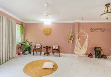 4 Bedroom Villa For Rent - Chroy Changvar, Phnom Penh thumbnail