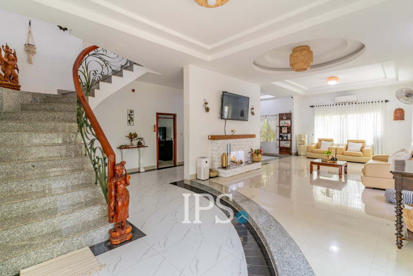 4 Bedroom Villa For Rent - Chroy Changvar, Phnom Penh