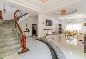 4 Bedroom Villa For Rent - Chroy Changvar, Phnom Penh thumbnail