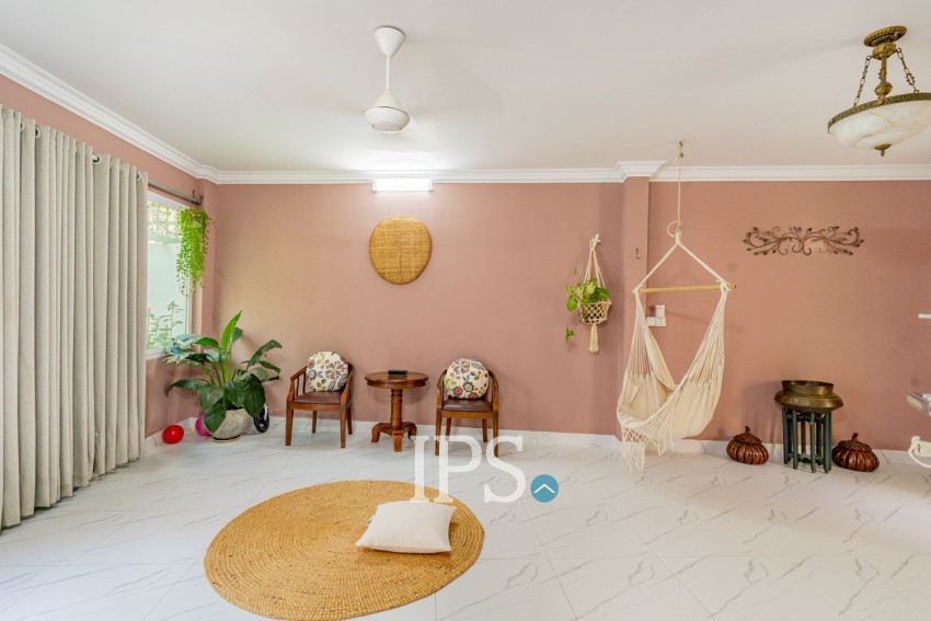 4 Bedroom Villa For Rent - Chroy Changvar, Phnom Penh