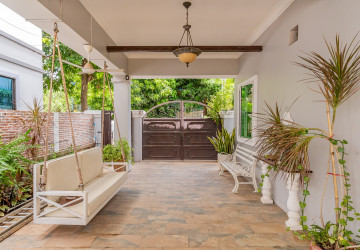 4 Bedroom Villa For Rent - Chroy Changvar, Phnom Penh thumbnail