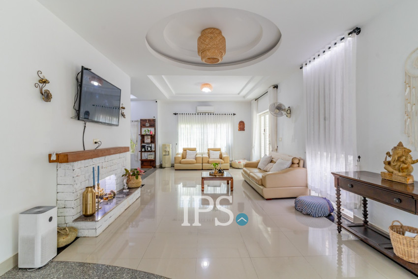 4 Bedroom Villa For Rent - Chroy Changvar, Phnom Penh