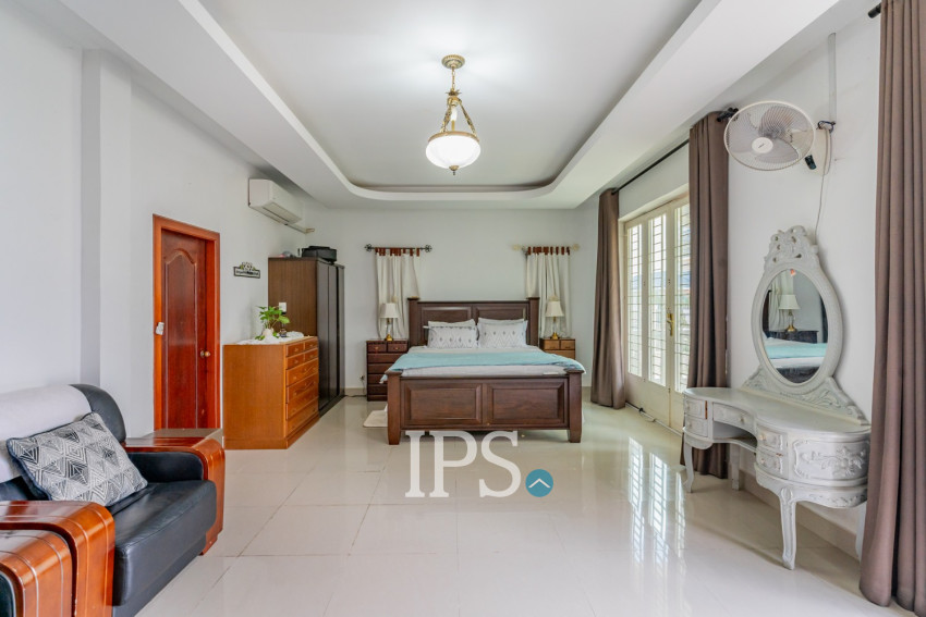 4 Bedroom Villa For Rent - Chroy Changvar, Phnom Penh