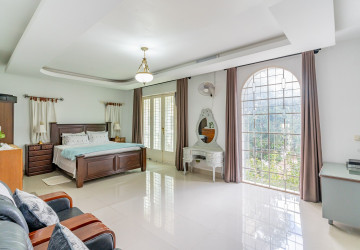 4 Bedroom Villa For Rent - Chroy Changvar, Phnom Penh thumbnail