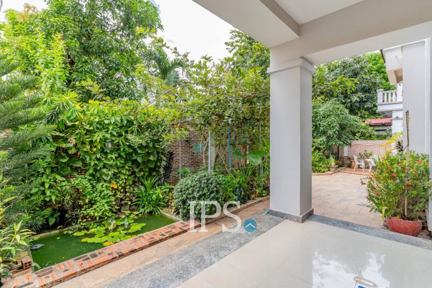 4 Bedroom Villa For Rent - Chroy Changvar, Phnom Penh