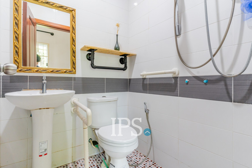 4 Bedroom Villa For Rent - Chroy Changvar, Phnom Penh