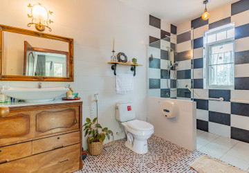 4 Bedroom Villa For Rent - Chroy Changvar, Phnom Penh thumbnail