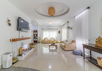 4 Bedroom Villa For Rent - Chroy Changvar, Phnom Penh thumbnail