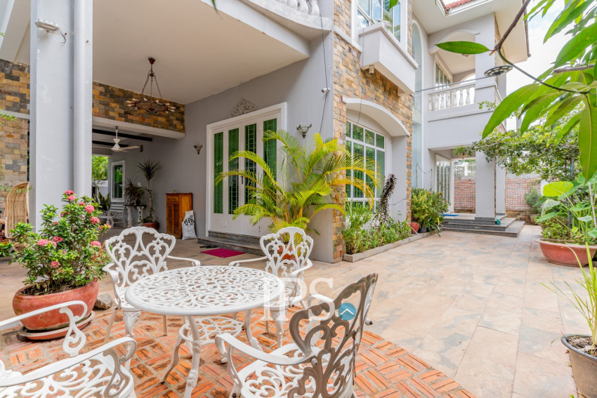 4 Bedroom Villa For Rent - Chroy Changvar, Phnom Penh