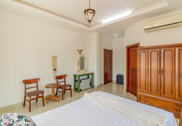 4 Bedroom Villa For Rent - Chroy Changvar, Phnom Penh thumbnail
