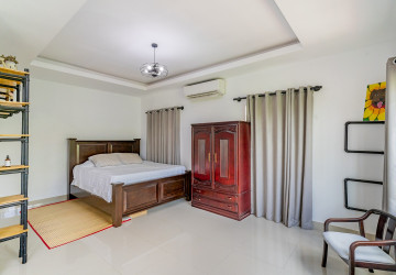 4 Bedroom Villa For Rent - Chroy Changvar, Phnom Penh thumbnail