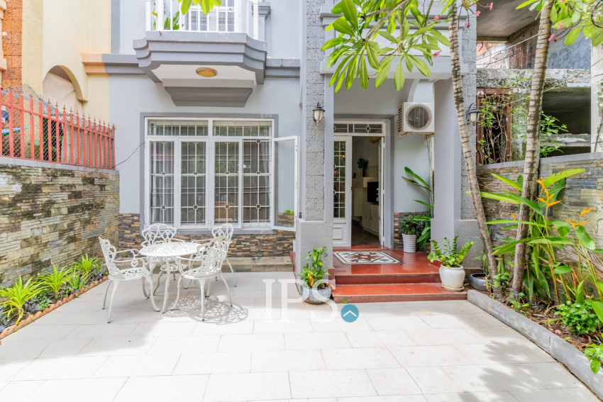 3 Bedroom Villa For Rent - Chroy Changvar, Phnom Penh