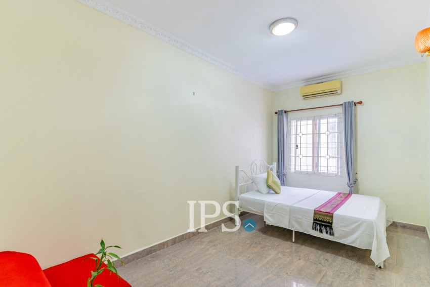 3 Bedroom Villa For Rent - Chroy Changvar, Phnom Penh