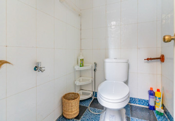 3 Bedroom Villa For Rent - Chroy Changvar, Phnom Penh thumbnail