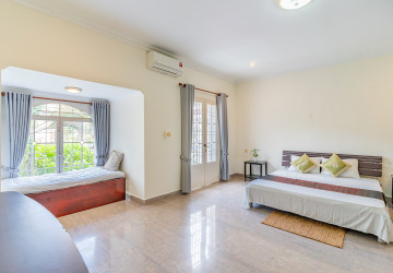 3 Bedroom Villa For Rent - Chroy Changvar, Phnom Penh thumbnail