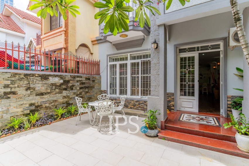 3 Bedroom Villa For Rent - Chroy Changvar, Phnom Penh