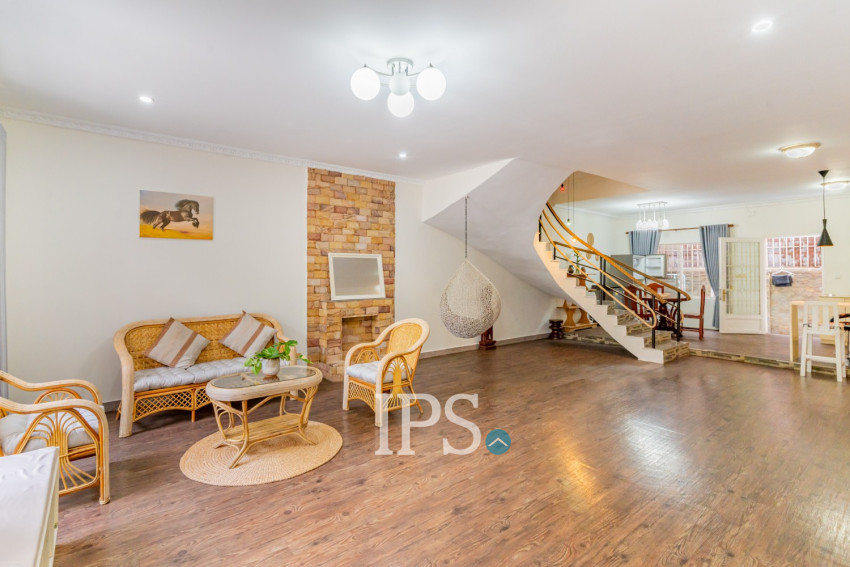 3 Bedroom Villa For Rent - Chroy Changvar, Phnom Penh