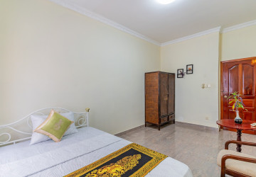 3 Bedroom Villa For Rent - Chroy Changvar, Phnom Penh thumbnail